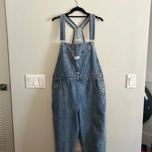 Levi’s overalls